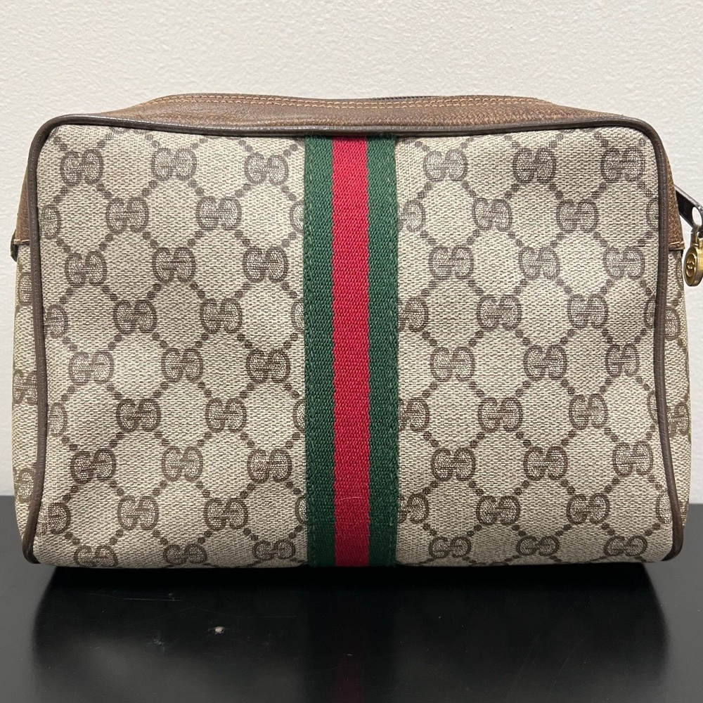 Gucci Sherry lined toiletry bag.